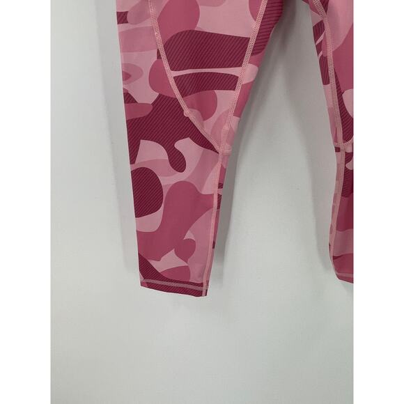 Zyia Active Pink Camo Light & Tight Pocket Capri Leggings Size 4 - Picture 3 of 8